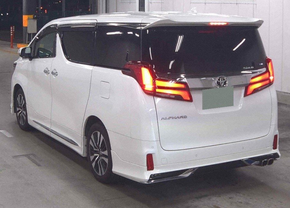 TOYOTA ALPHARD - photo 3 of 6