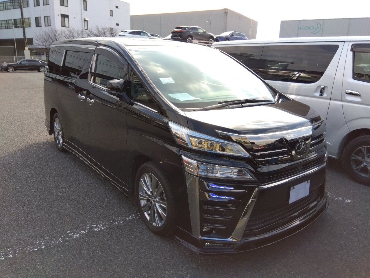 TOYOTA VELLFIRE - photo 1 of 23