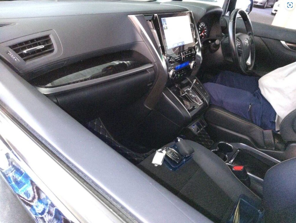 TOYOTA VELLFIRE - photo 9 of 23
