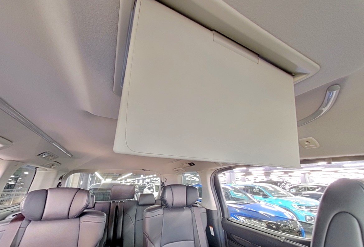 TOYOTA ALPHARD - photo 11 of 22