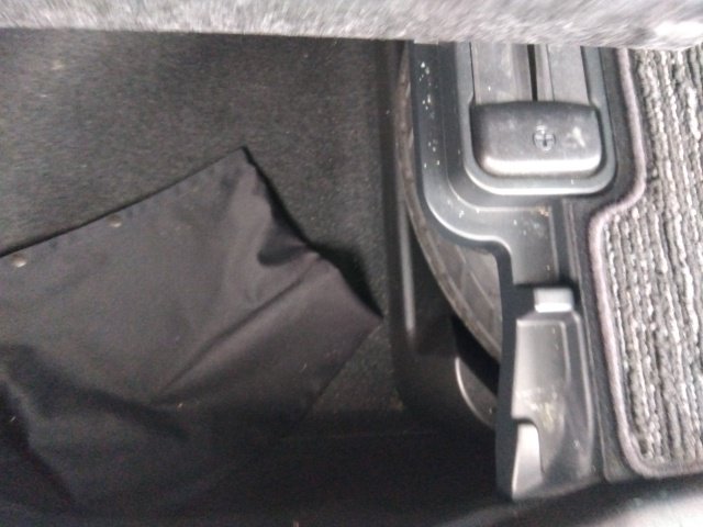 TOYOTA ALPHARD - photo 15 of 22