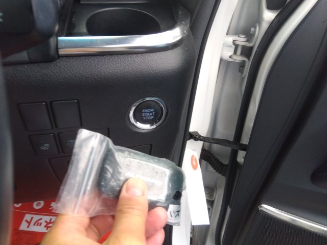 TOYOTA ALPHARD - photo 19 of 22