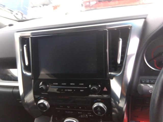 TOYOTA ALPHARD - photo 20 of 22