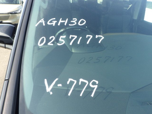 TOYOTA VELLFIRE - photo 3 of 9