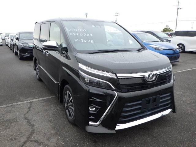 TOYOTA VOXY - photo 1 of 9