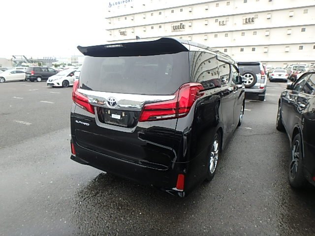 TOYOTA ALPHARD - photo 3 of 16