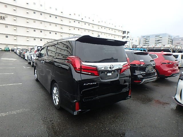 TOYOTA ALPHARD - photo 4 of 16