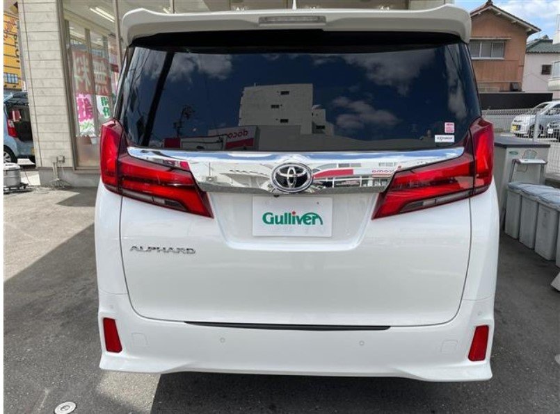 TOYOTA ALPHARD - photo 10 of 14