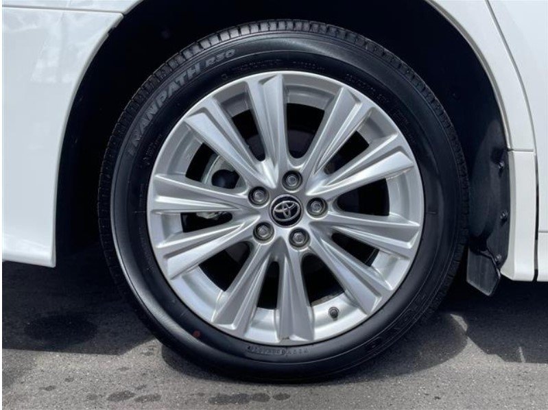 TOYOTA ALPHARD - photo 14 of 14