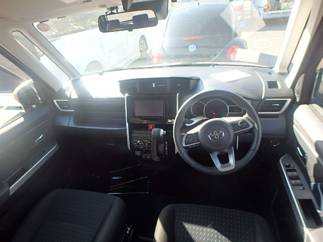 TOYOTA ROOMY CUSTOM - photo 29 of 30