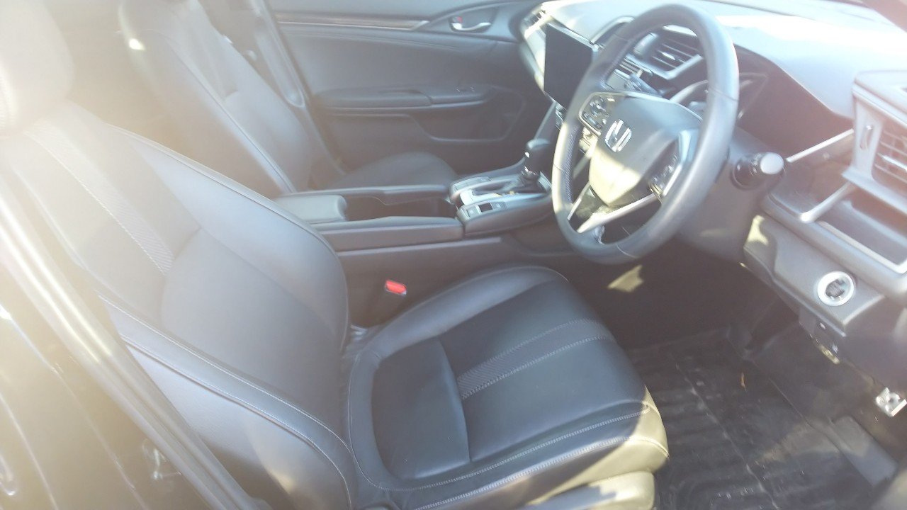 HONDA CIVIC HATCHBACK - photo 10 of 41
