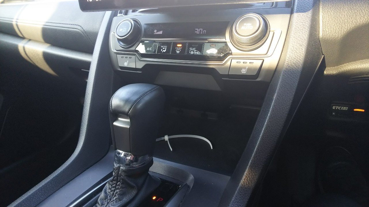 HONDA CIVIC HATCHBACK - photo 15 of 41