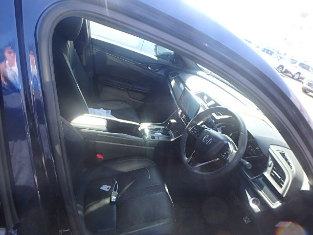 HONDA CIVIC HATCHBACK - photo 32 of 41
