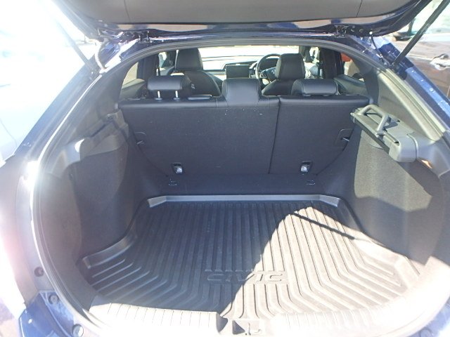 HONDA CIVIC HATCHBACK - photo 40 of 41