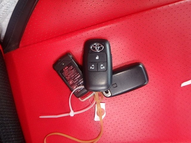 TOYOTA ROOMY CUSTOM - photo 21 of 26