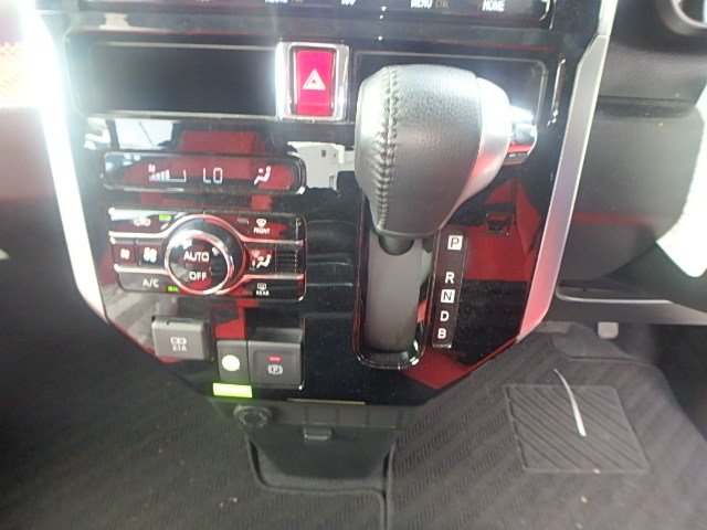 TOYOTA ROOMY CUSTOM - photo 23 of 26