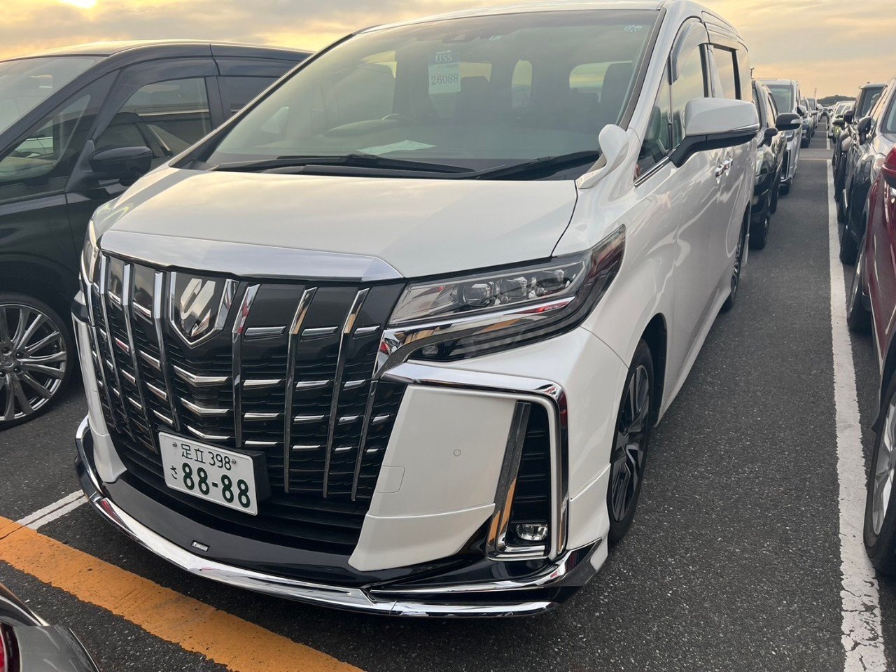 TOYOTA ALPHARD - photo 2 of 17
