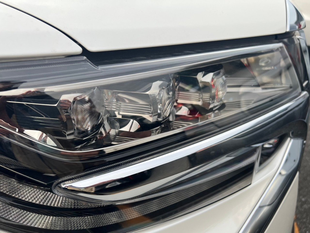 TOYOTA ALPHARD - photo 12 of 17